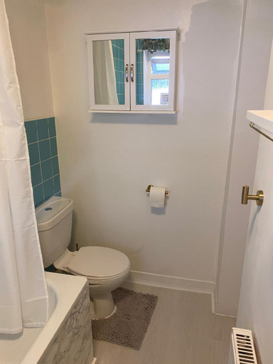 Bathroom 3, 18k home from home, London