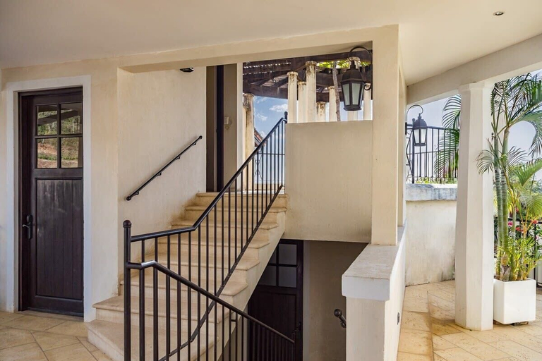 Others 5, Beautiful Mediterranean-Style Penthouse with an Oceanview Balcony, Carrillo
