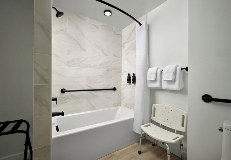 Bathroom 3, The Margot Hotel San Diego Gaslamp Quarter, Outset by Hilton, San Diego