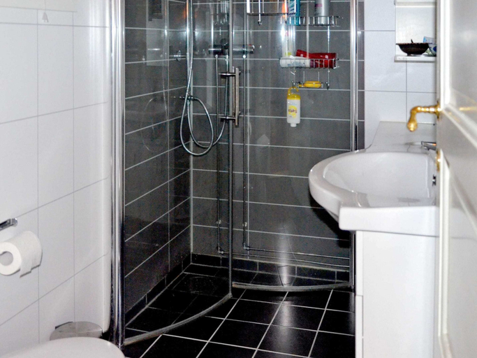 Bathroom, 6 Person Holiday Home in Olderdalen, Kåfjord