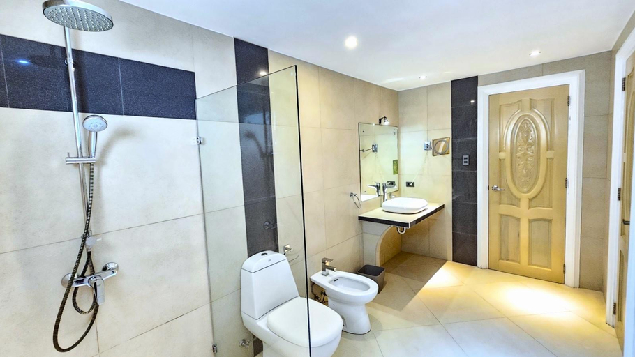 Others 5, Leo's Private Resort Apartment, Malay