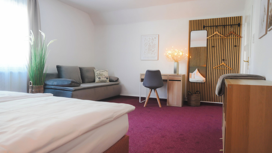 Bedroom 4, Hotel König, Remscheid