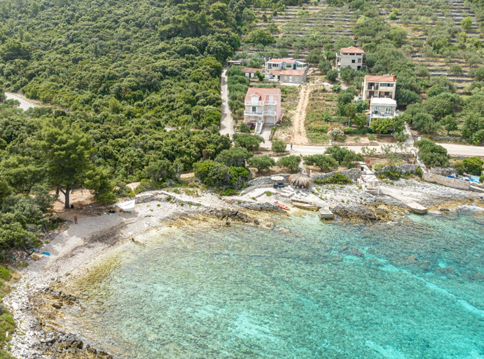 Others 3, Stone House Blaca, Blato