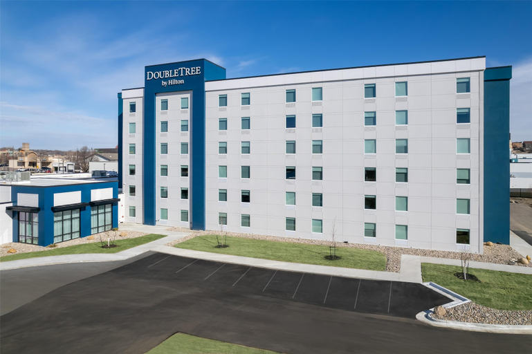 Exterior & Views 2, DoubleTree by Hilton Sioux City, Woodbury