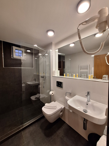 Bathroom 3, Hotel Avion, Praha 6