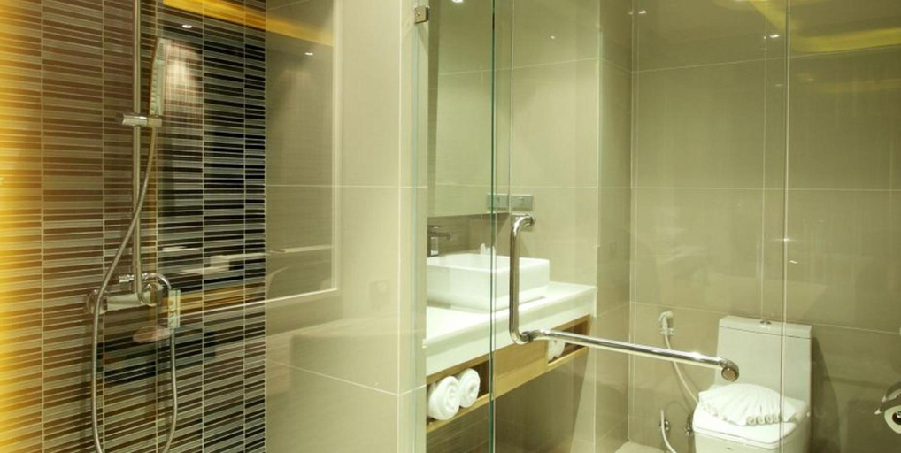 Bathroom 2, Club Wyndham Patong Hill Phuket, Phuket Island