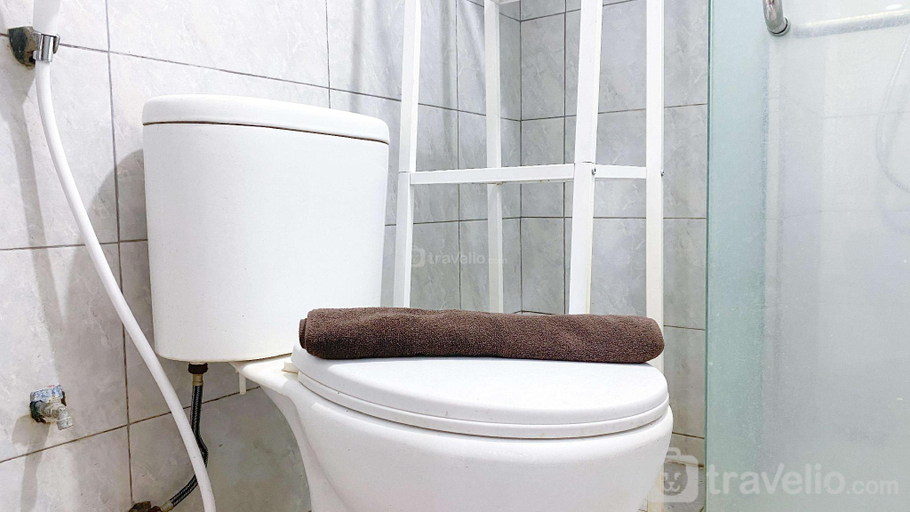 Bathroom 4, Spacious Homey 2BR at Kebagusan City By Travelio, Jakarta Selatan