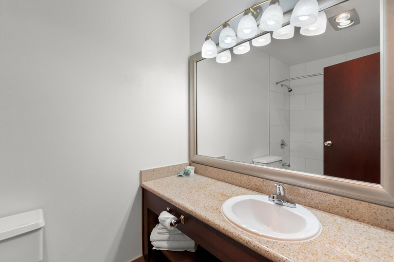 Bathroom 4, Best Western Chieftain Inn, Chelan