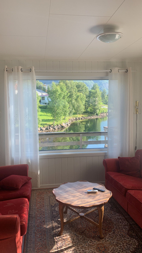 Others 5, The house on the lake, Evenes