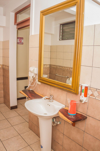 Bathroom 4, Giada, Nicoya