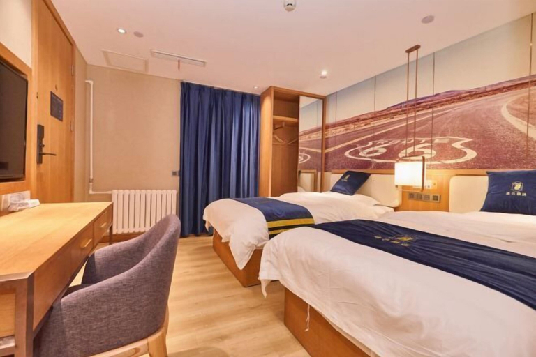 Bedroom 3, Super 8 Hotel (Beijing Qianmen Tiantan Park), Beijing