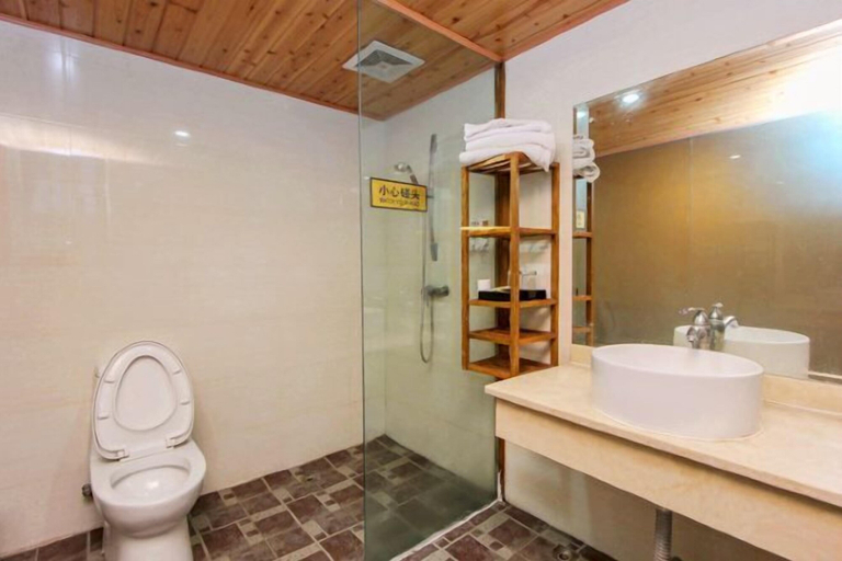 Bathroom 4, Yin E Hotel, Leshan