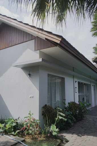 Exterior & Views 3, Jambu Klutuk Resort, Temanggung