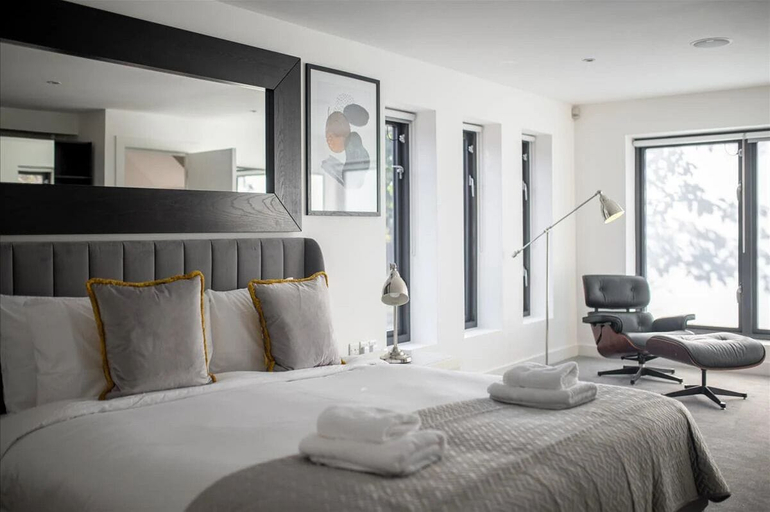 Bedroom 2, VESTO Sandmere Road, London