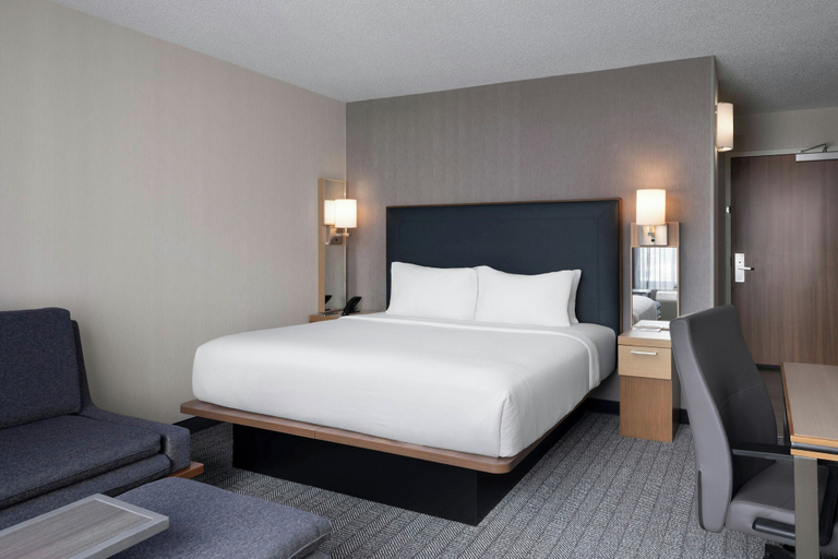 Bedroom 2, Courtyard by Marriott Charlotte City Center, Mecklenburg