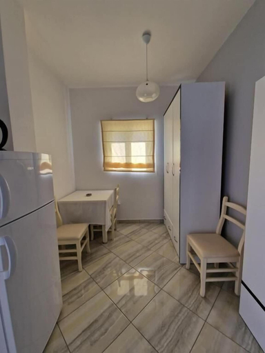 Others 5, Hotel Artur2, Sarandës