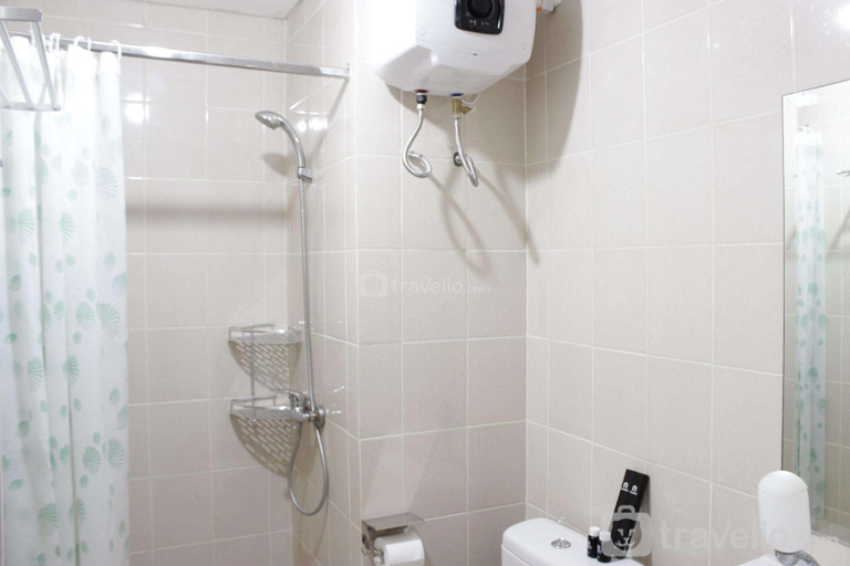 Bathroom, Furnished 2BR at Parahyangan Residence By Travelio, Bandung