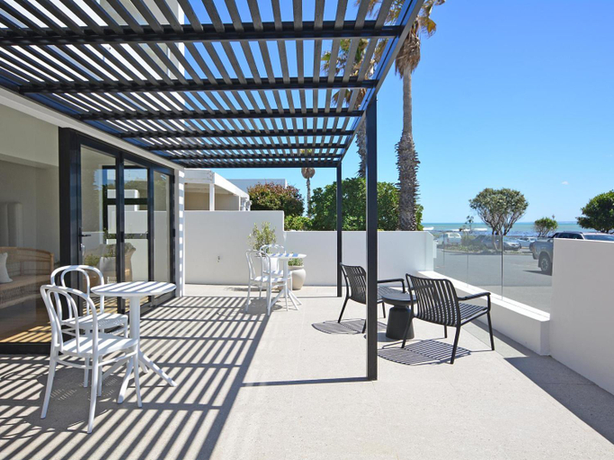 Others 4, 19 Beach Road, City of Cape Town