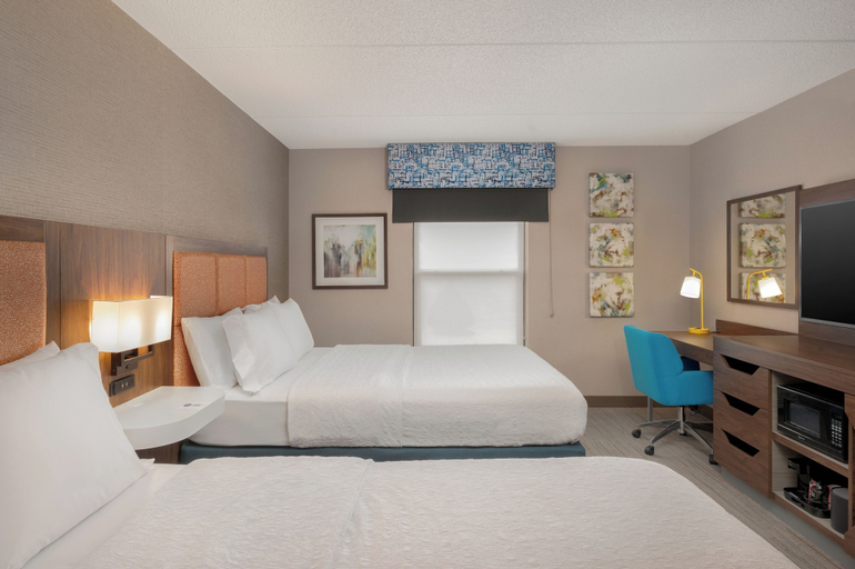 Bedroom 3, Hampton Inn Bloomsburg, Columbia