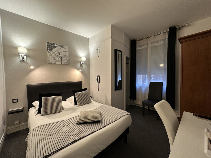 Bedroom 3, Hôtel Saint Yves, Seine-Maritime