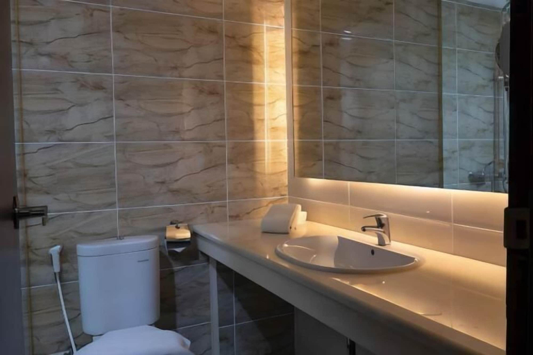 Bathroom 19