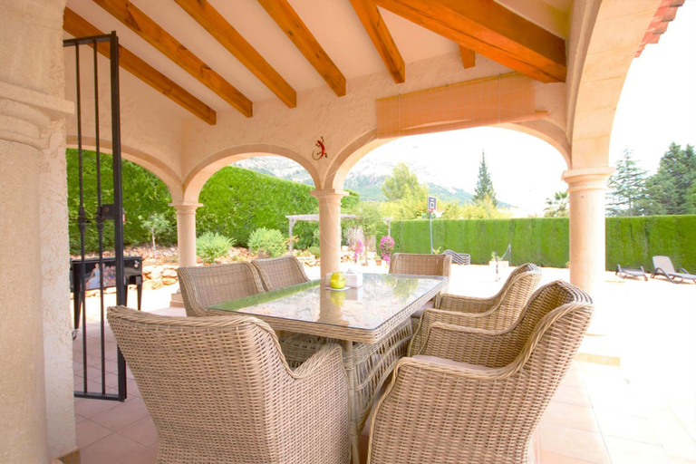 Room 5, Fanila in J vea With 4 Bedrooms and 3 Bathrooms, Alicante