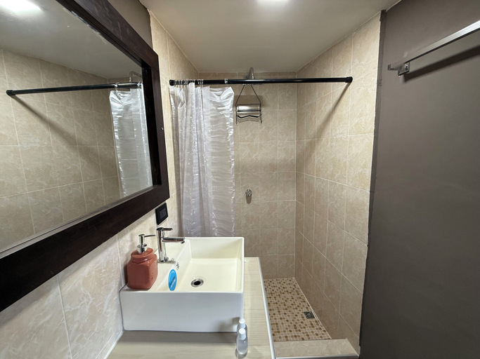 Bathroom 4, El Mangal B&B, Suchitoto
