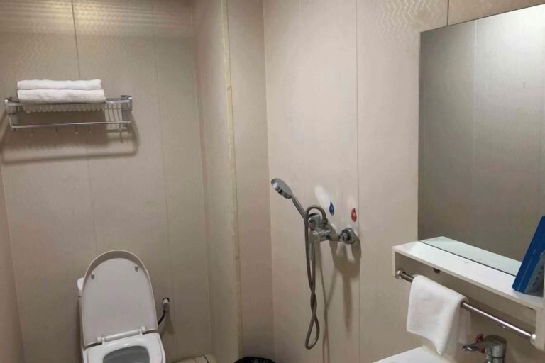 Bathroom, Zhengding Friendship Express Hotel, Shijiazhuang