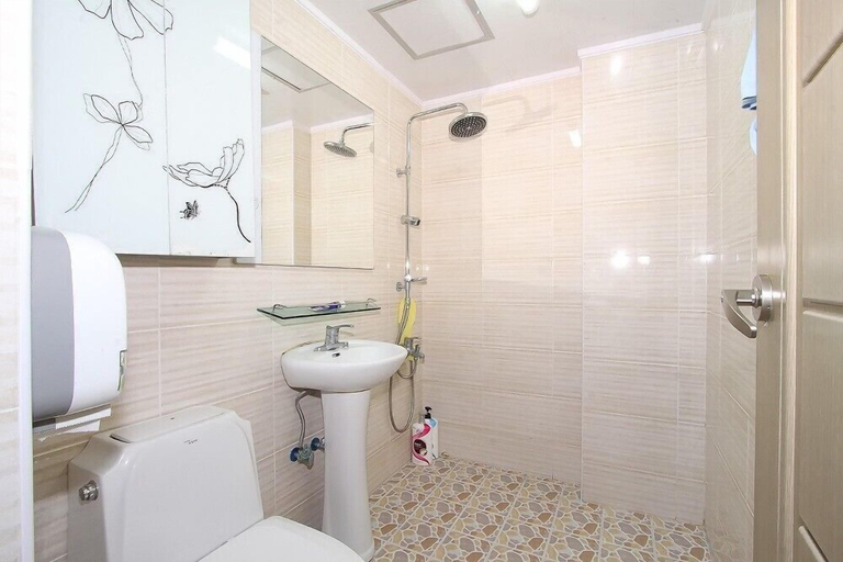 Others 3, Wolpo Donghae Pension 2, Pohang