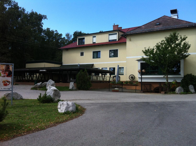 Others 2, Gasthof zur Grenze, Wiener Neustadt Land
