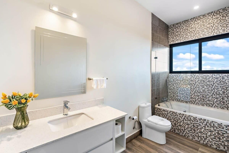 Bathroom 3, Villa Acantilado, Carrillo
