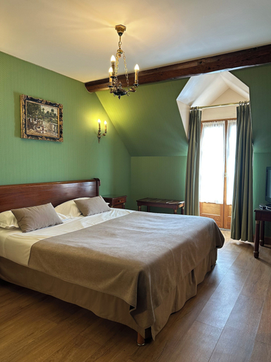 Bedroom 3, Hôtel Belle Epoque, Côte-d'Or