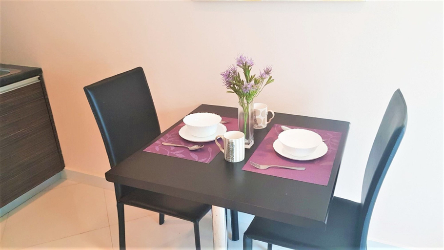 Others 3, 1 bed Condo With Direct Pool Access - Sleeps 2, Pattaya