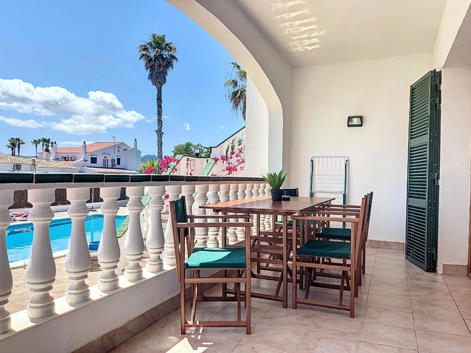 Food & Drinks 4, Roca Fornells, Bonito apartamento con piscina SS21, Baleares