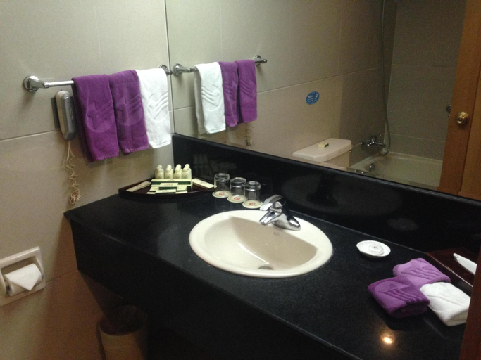 Bathroom 3, Hotel Beijing Ji Li Plaza, Beijing