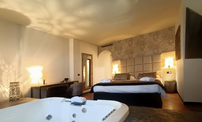 Bedroom 3, Hotel Michelangelo Palace, Terni