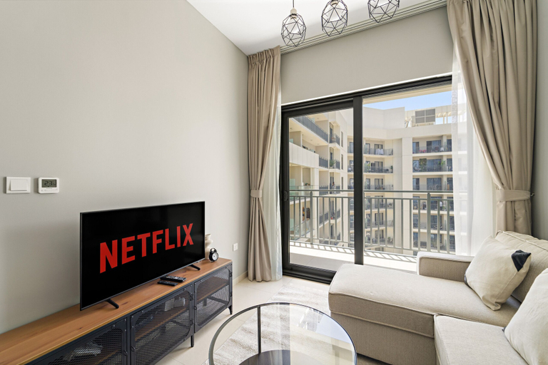 Room 2, Zada Tower - 2425 1BD, Dubai
