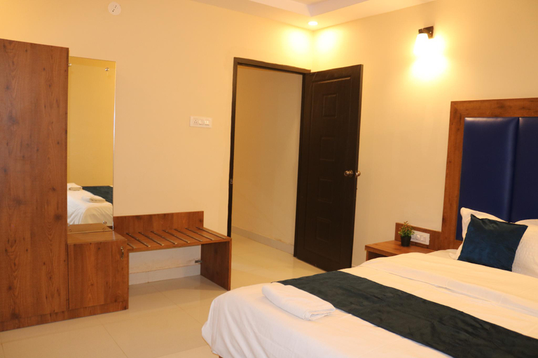 Bedroom 1, Hotel Centro, North Goa