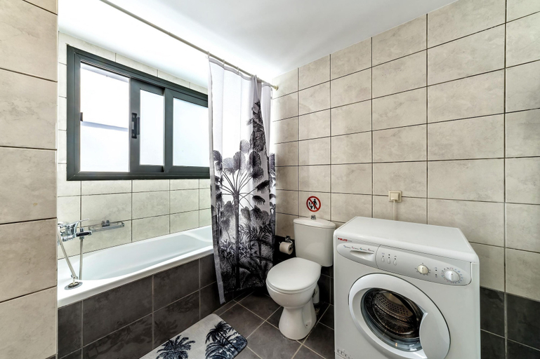Bathroom 5, Euphoria Apartments In Heraklion, Crete