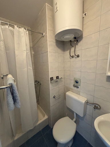 Bathroom 3, Apartmani Vela Makarska, Makarska
