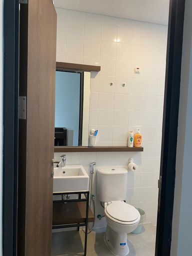 Bathroom 4, 2BR HappyStay at Freja BSD @lalerooms close to ICE, South Tangerang