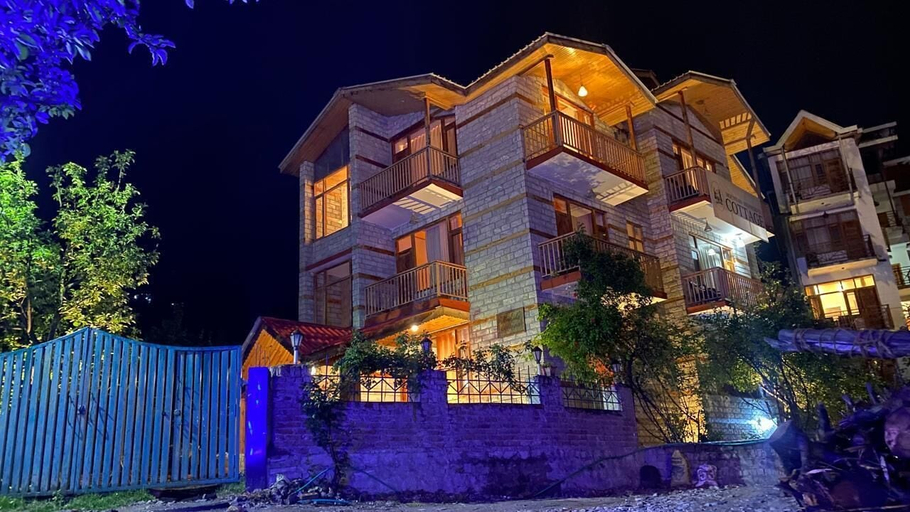 Exterior & Views 2, Mountain Shepherds Cottage, Kullu