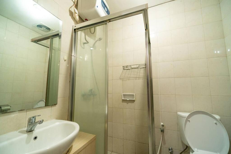 Bathroom 3, Comfy & Modern 1BR At Central, Central Jakarta