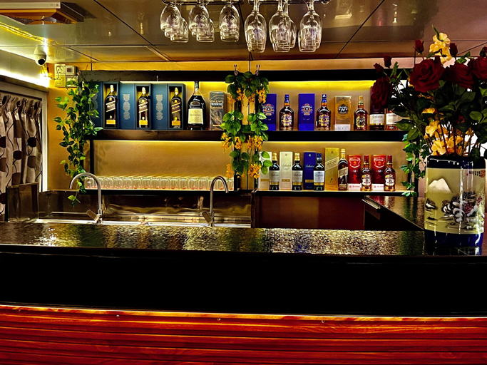 Food & Drinks 3, Oasis Floating Hotel Yangon, Yangon