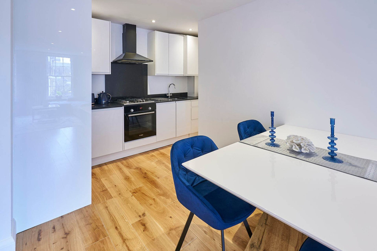 Room 4, Host Stay Eton House, Slough