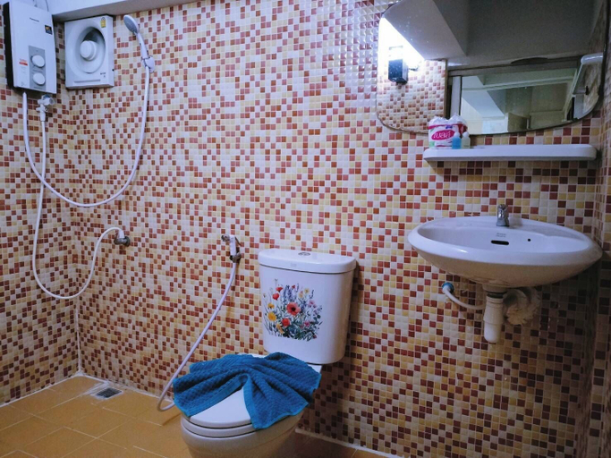 Bathroom 4, Nornnan Hotel, Muang Nan