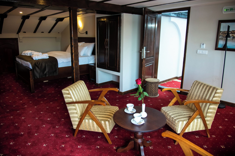 Others 5, Bahus Inn, Belgrade