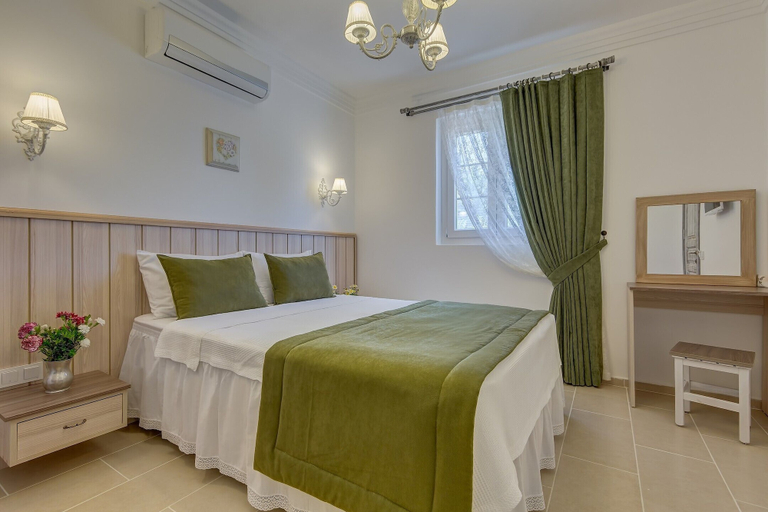Others 2, Bella pietra otel, Çeşme