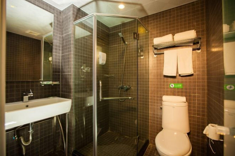 Bathroom, Motel Lijiang Xueshan Road, Lijiang