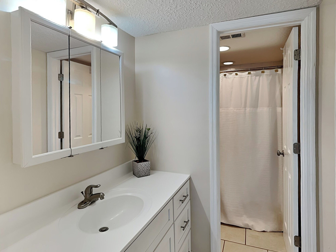 Bathroom 4, Quail Hollow by Distinctive Beach Rentals, Saint Johns